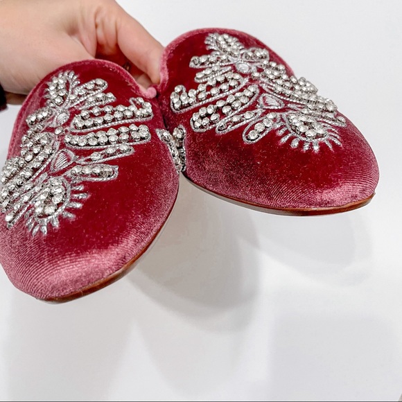 Antonio Melani Velvet Women's Oguna Beaded Mules - Picture 12 of 15